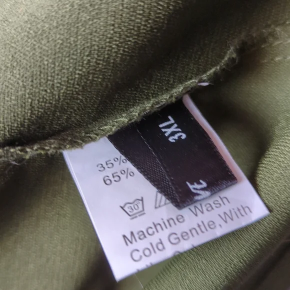 Green Sleeve Top W/ Zipper embellishments NWOT - Picture 5 of 6